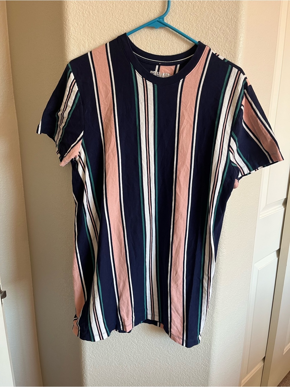 Men's Vertical Stripe Short Sleeve Tee in Navy and Pink